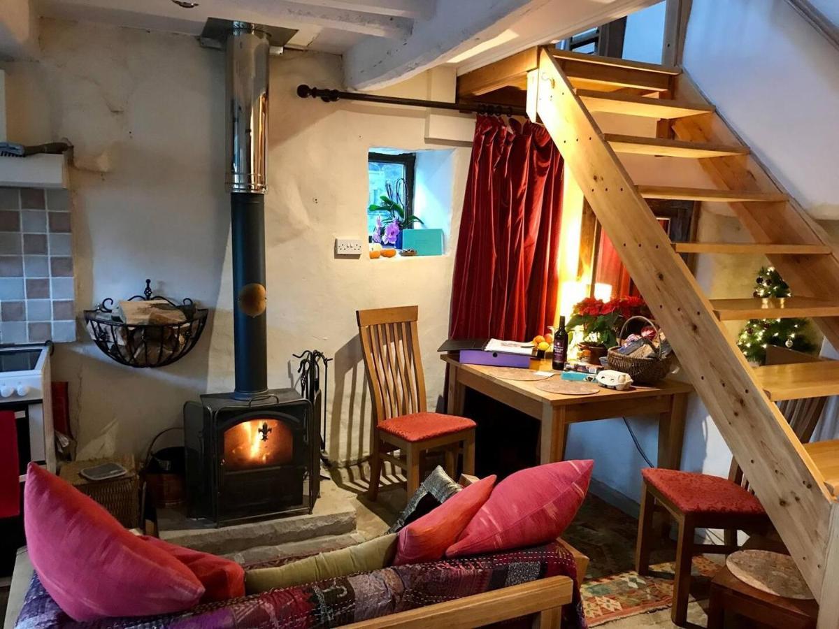 Bijou Cottage In Bronte Country With Wood-Burning Stove & Hot Tub Spa Haworth Bagian luar foto