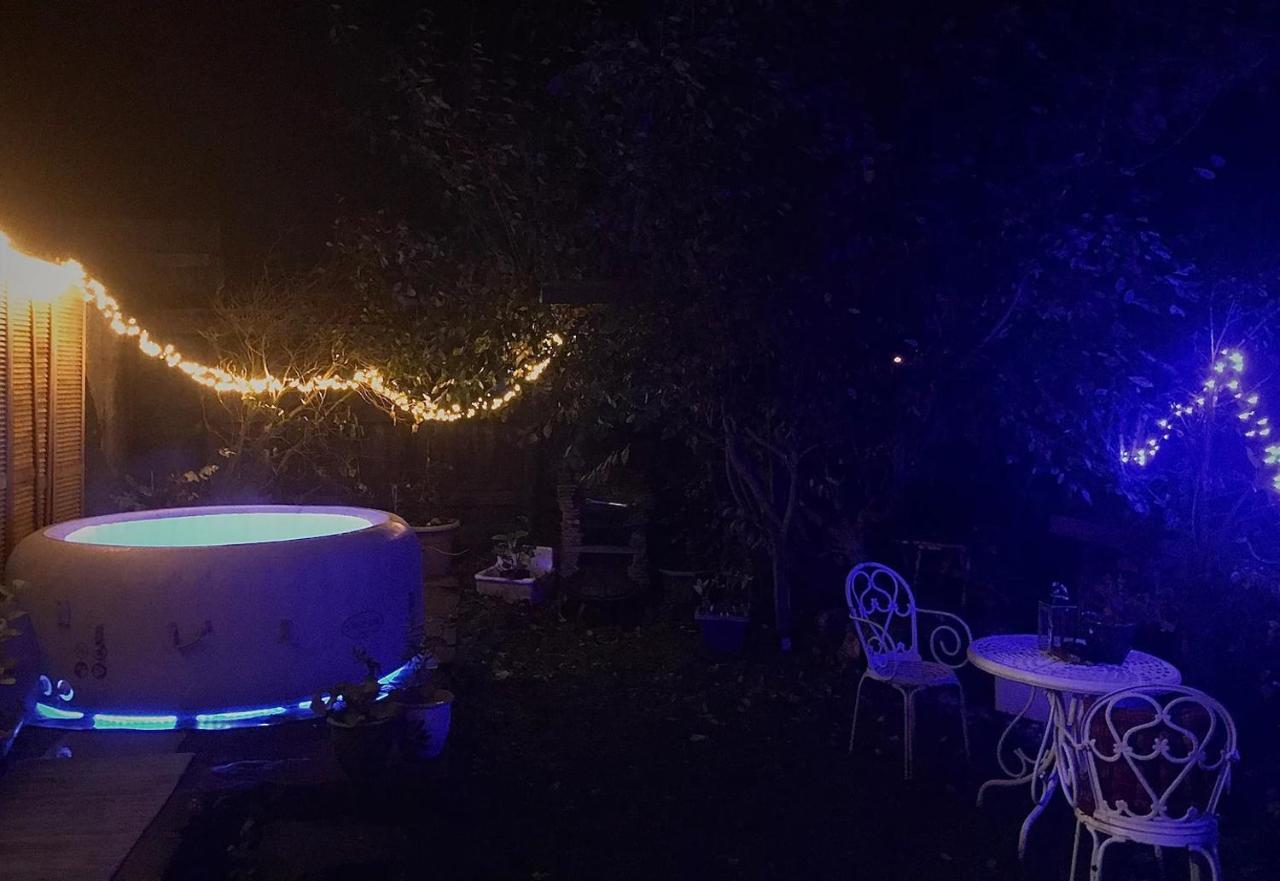 Bijou Cottage In Bronte Country With Wood-Burning Stove & Hot Tub Spa Haworth Bagian luar foto