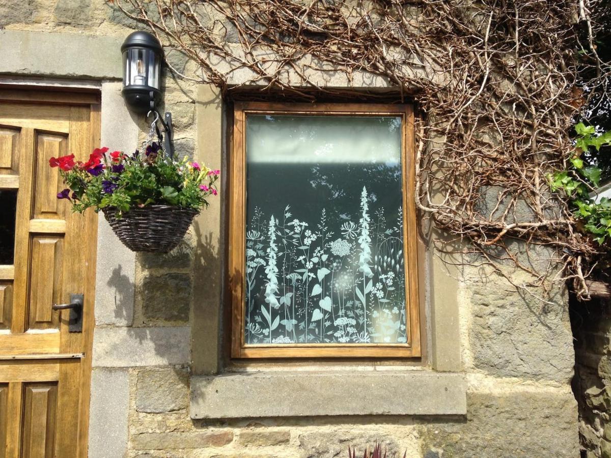 Bijou Cottage In Bronte Country With Wood-Burning Stove & Hot Tub Spa Haworth Bagian luar foto