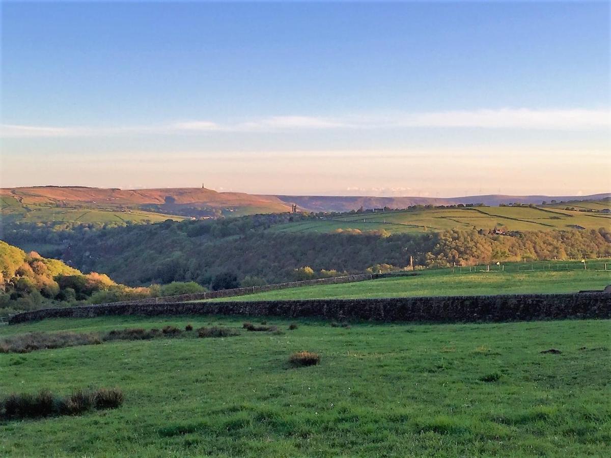 Bijou Cottage In Bronte Country With Wood-Burning Stove & Hot Tub Spa Haworth Bagian luar foto
